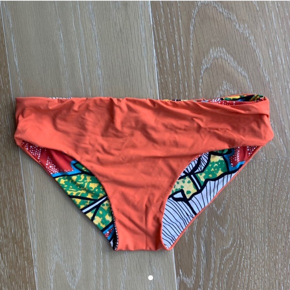 Reversible San Lorenzo  bikini bottoms 
RETAIL $70 - Picture 3 of 4